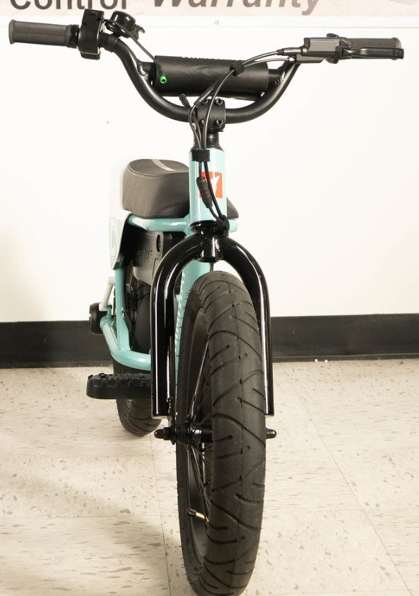 At MALL # 5 - Himiway C1 36 Volt Strong 350 Watt High Power Motor & 10 Amp Himiway Quality Battery & UL Electronics Rated for Safety Weight 32 lb. (with battery)
Max. payload capacity
165 lb Top Speed 15mph with 2 lower speed levels 12mph & 8mph